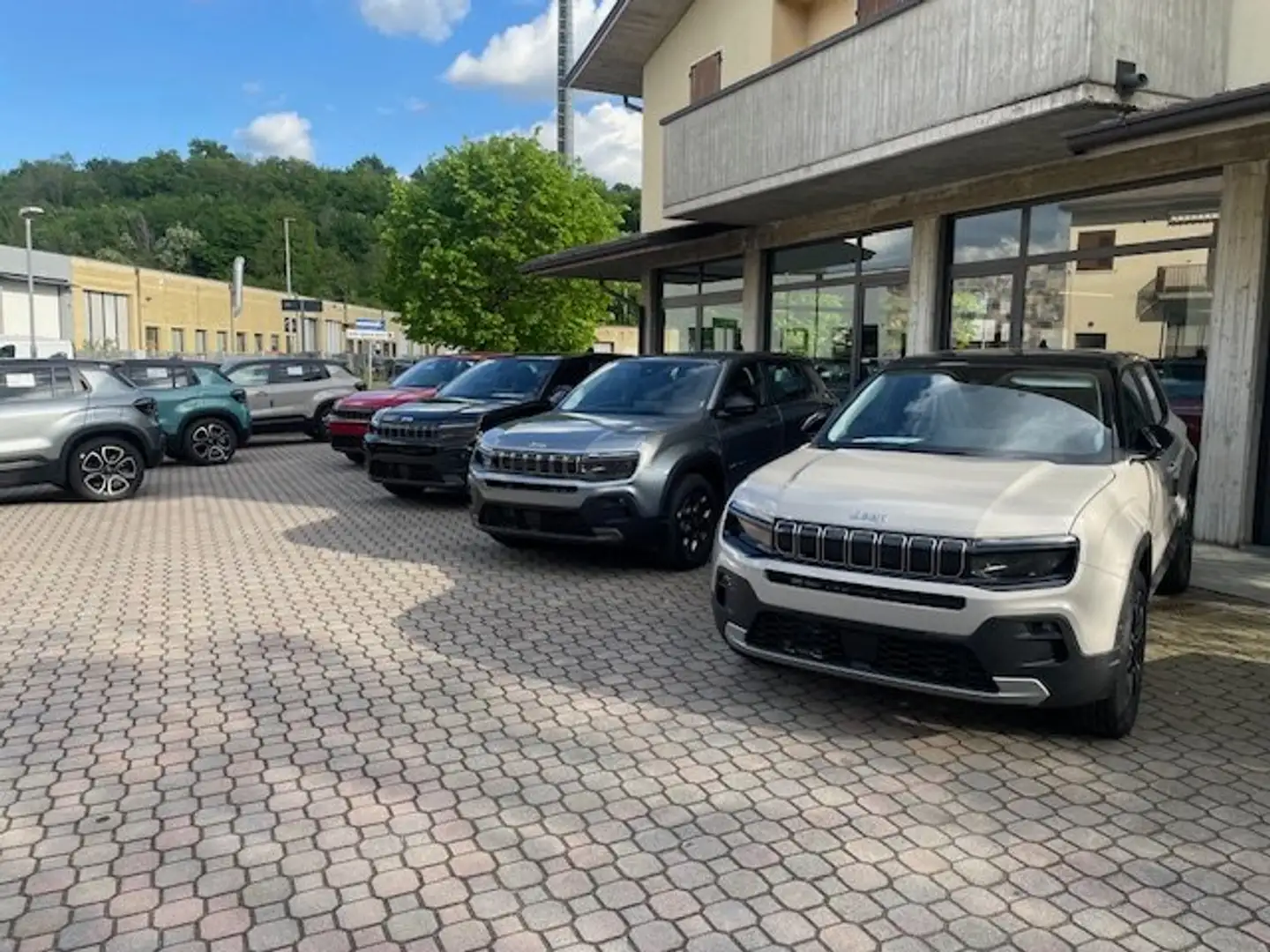 Jeep Avenger JEEP AVENGER 1.2 E-DCT6 Turbo MHEV Summit Nero - 2