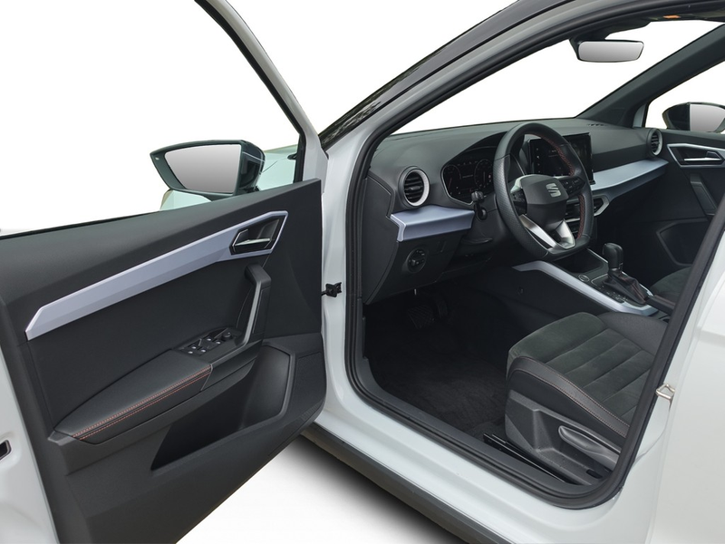 SEAT Arona 1.5 TSI DSG FR LED*NAV*SHZ*PDC*TEMP*VIRTUAL*17"... — photo 13