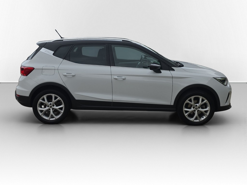 SEAT Arona 1.5 TSI DSG FR LED*NAV*SHZ*PDC*TEMP*VIRTUAL*17"... — photo 5