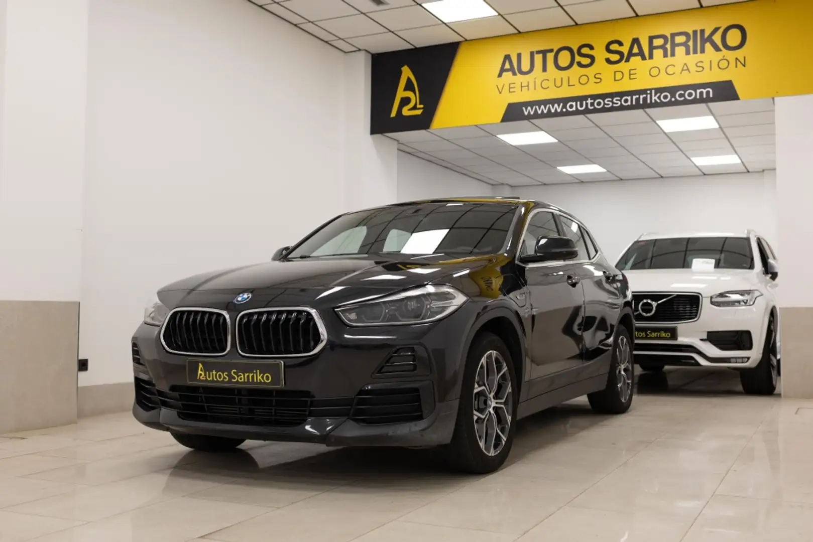 BMW X2 xDrive 25eA Impulse Schwarz - 2