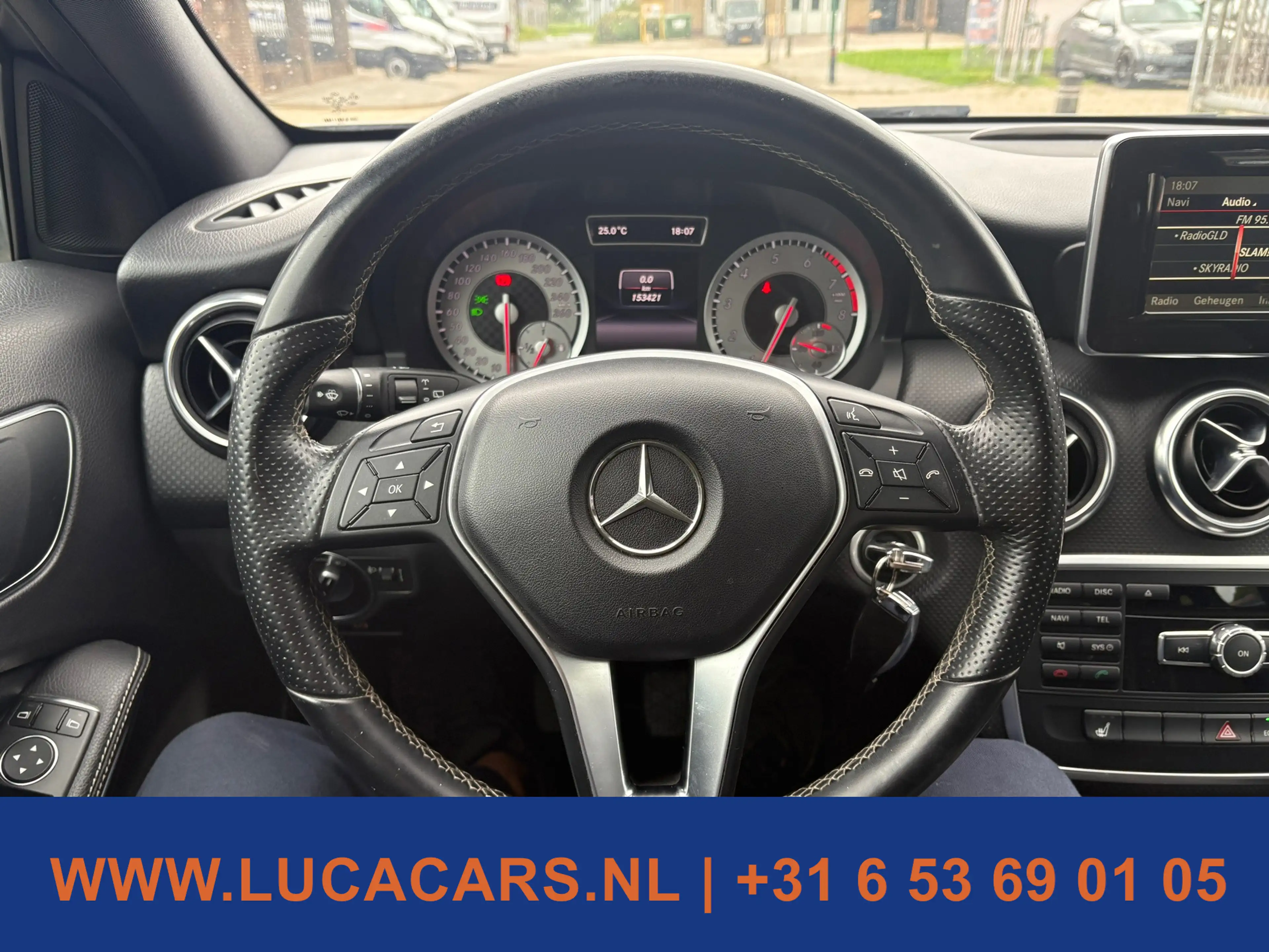 Mercedes-Benz A 180 Prestige AMG 2X SLEUTEL NAP NIEUWE APK! — photo 12