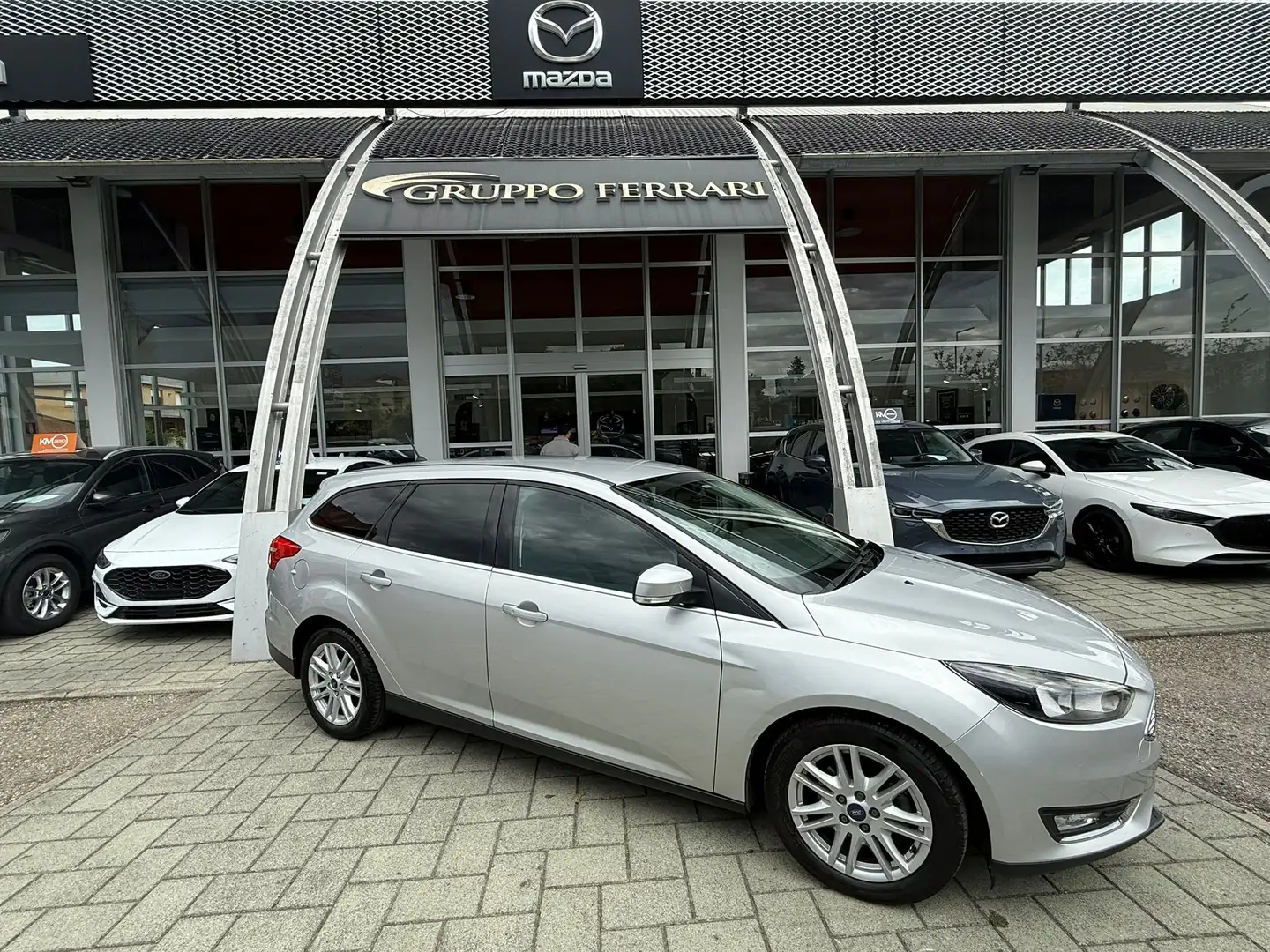 Ford Focus Focus IV 2015 SW SW 1.5 tdci Business s Plateado - 1