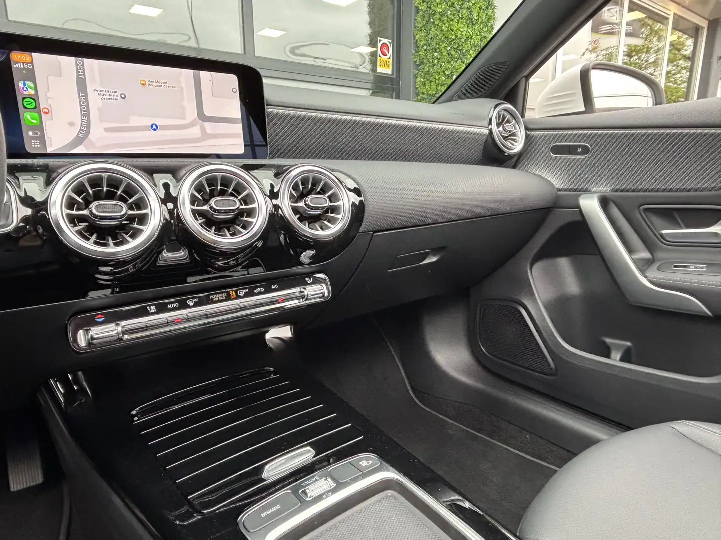 Mercedes-Benz A 180 Luxury Line | Pano | Sfeer | Facelift | BTW Wit - 2