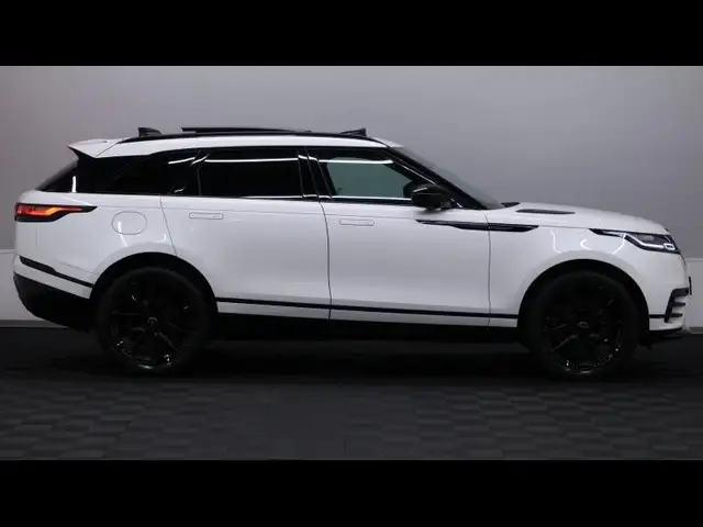 Land Rover Range Rover Velar view 4