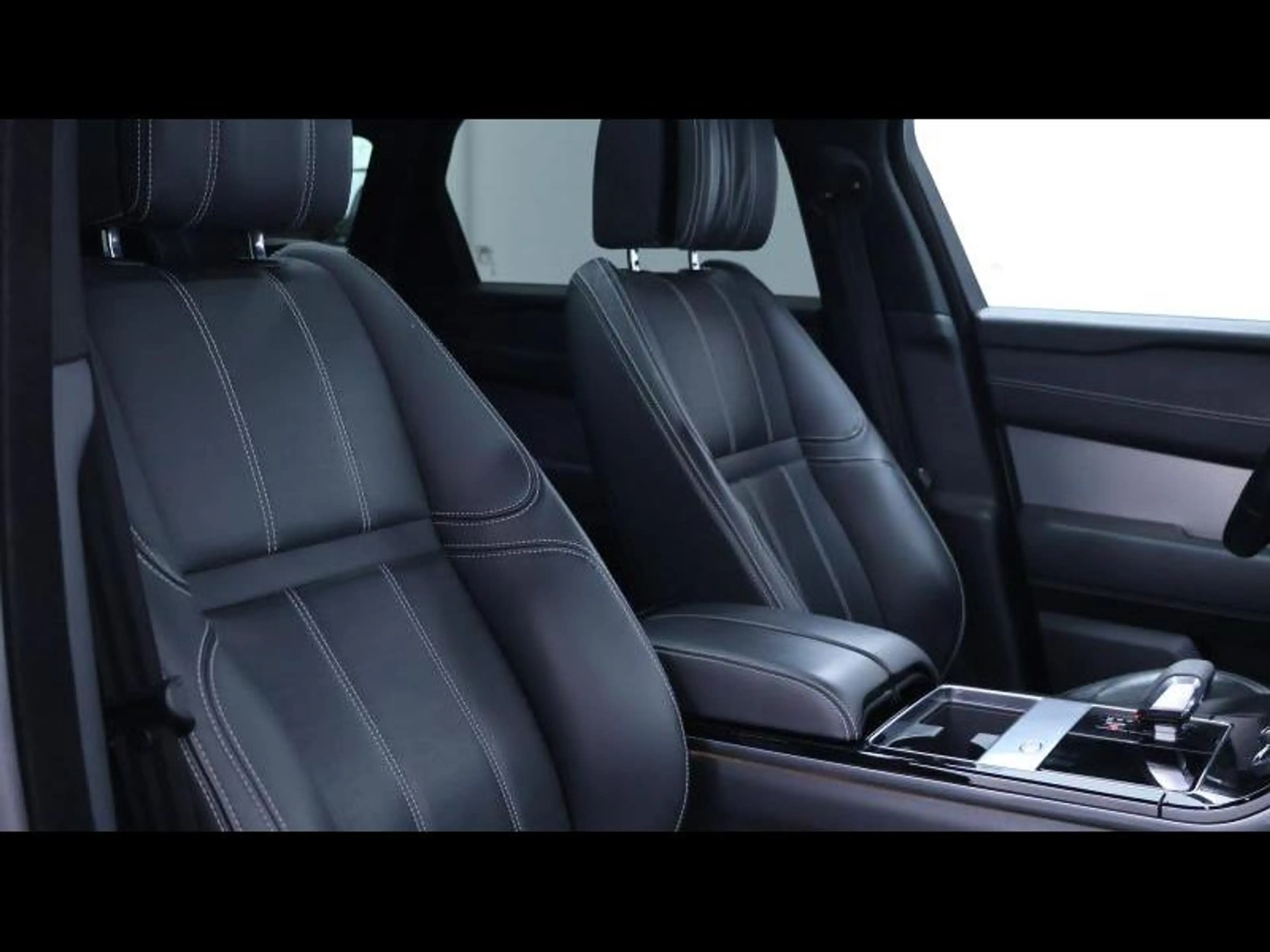 Land Rover Range Rover Velar P400e HSE R-Dynamic PHEV — photo 13
