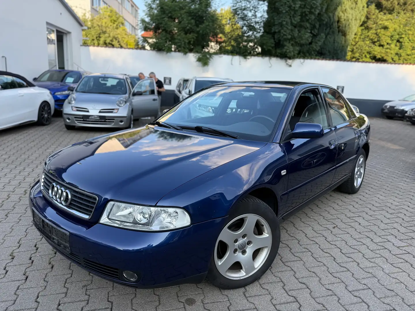 Audi A4 1.8 Automatik *AHK*Klimaautom.*Sitzheiz.*Alufelgen Blau - 1