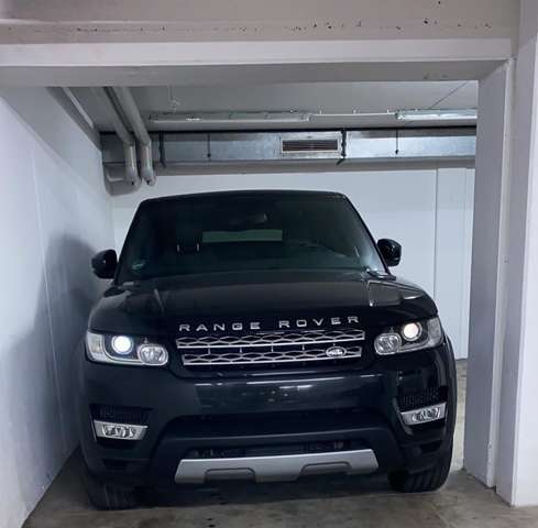 Imagine Land Rover Range Rover Sport HSE