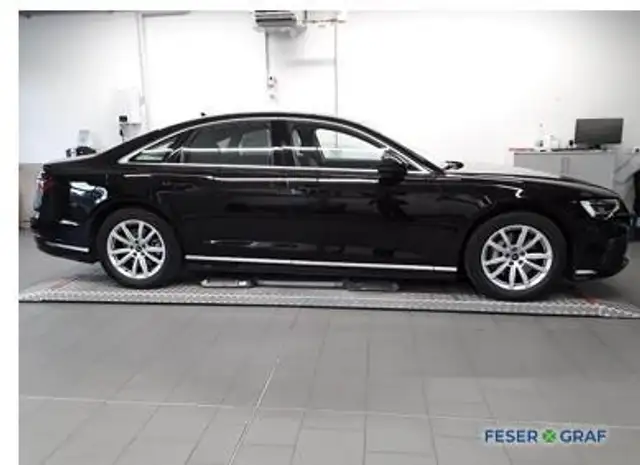 Audi A8 view 3