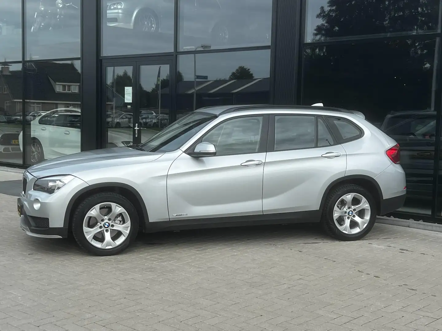 BMW X1 SDrive18i High Executive | Lederen bekleding | Aut Grijs - 2