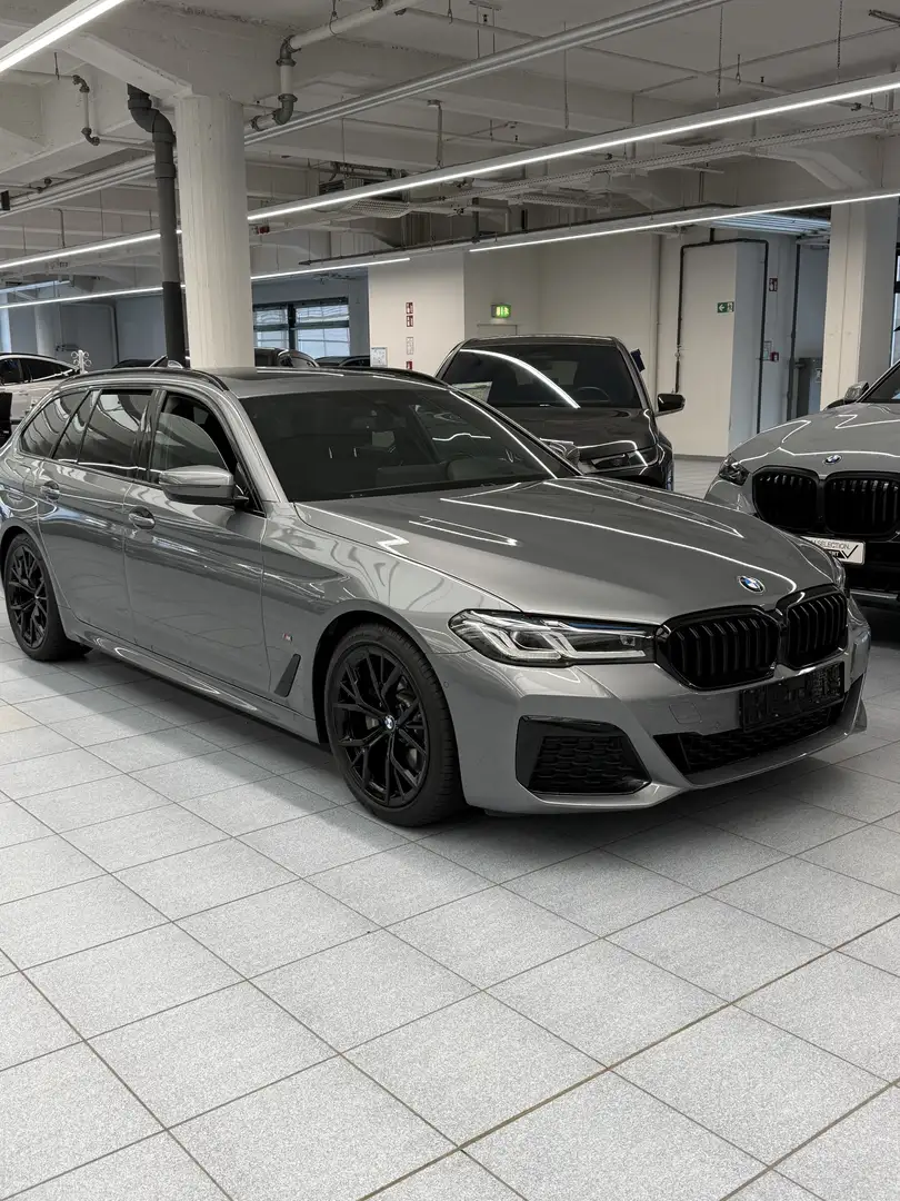 BMW 520 520d Touring Aut. M Sport Edition - 1
