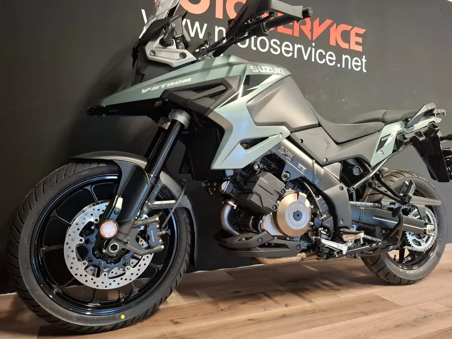 Suzuki V-Strom 1050SE Groen - 2