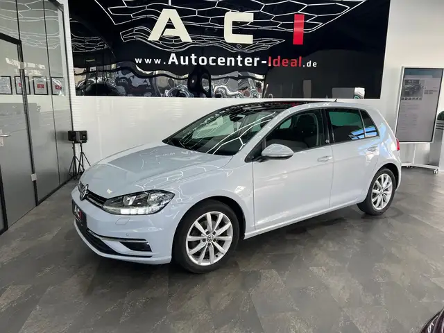 Volkswagen Golf view 4