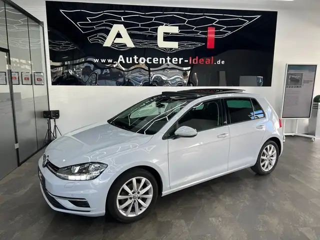 Volkswagen Golf view 2