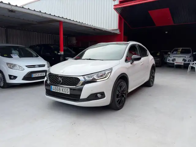 DS Automobiles DS 4 Crossback 1.6BlueHDi S&S Connected Chic