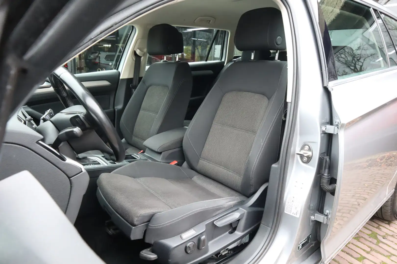 Volkswagen Passat Variant 1.6 TDI Comfortline | elektrische trekhaak | Navig Gris - 2