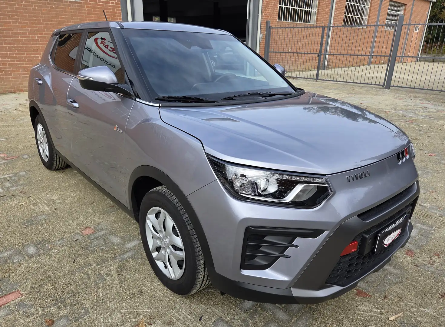 KGM Tivoli 1.5 turbo-gdi 135cv - UNICO PROPRIETARIO Grigio - 2