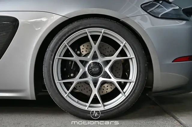 Porsche 718 Cayman GT4 RS 4.0 GT4 RS Weissach Paket Ansicht 10