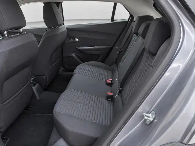 Peugeot 2008 view 8