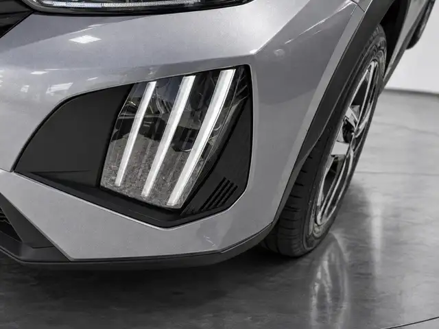 Peugeot 2008 view 5