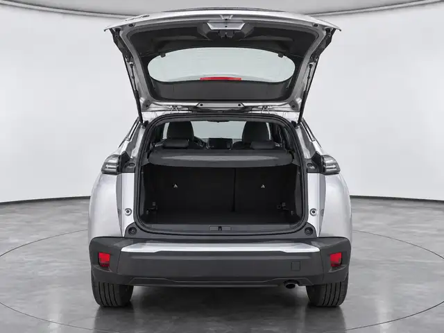 Peugeot 2008 view 4
