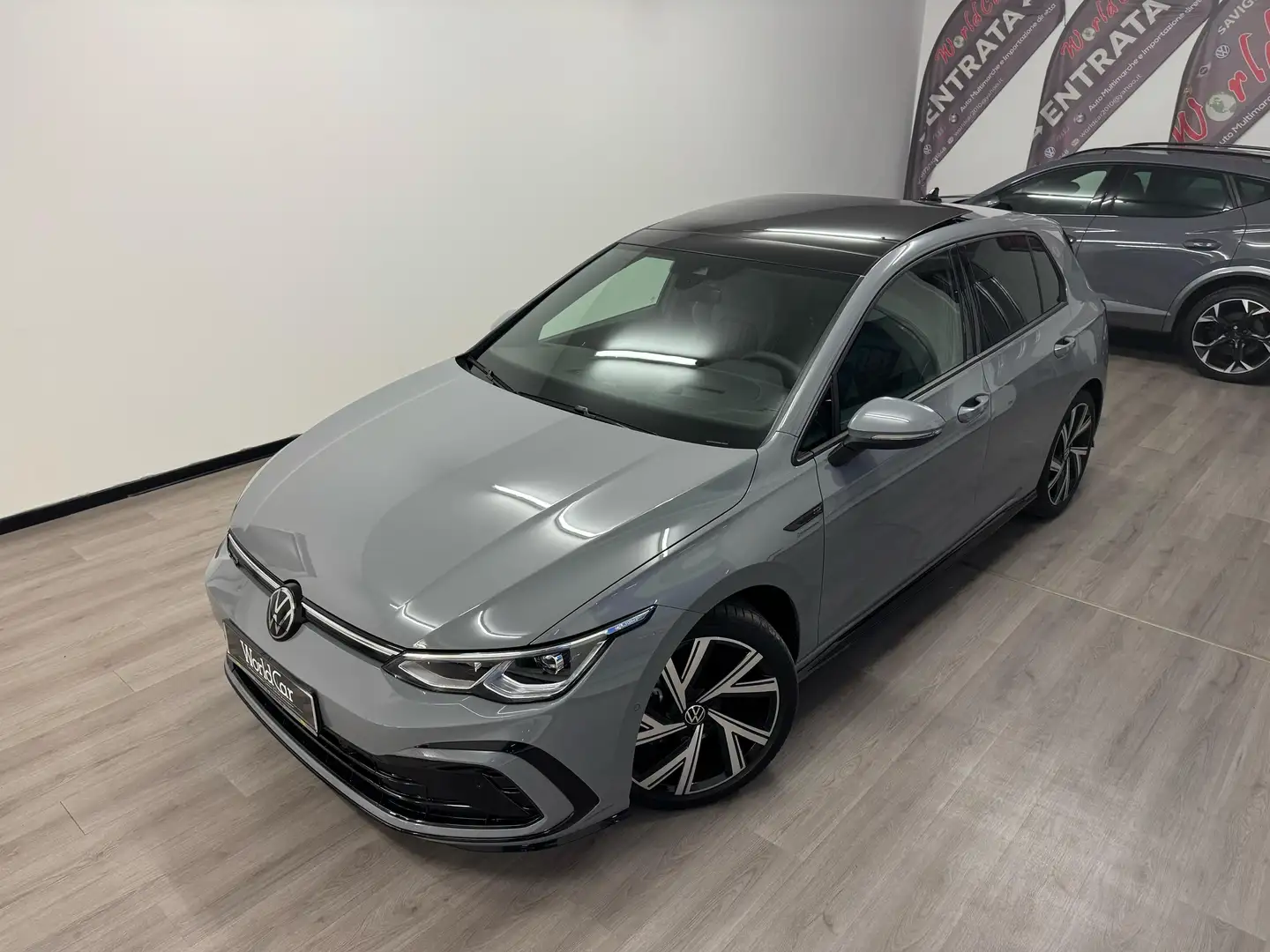 Volkswagen Golf 2.0 tdi R-Line 150cv  tetto apr-haead up-cerchi 18 Grigio - 1