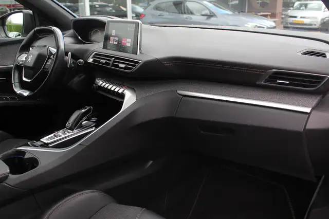 Peugeot 3008 view 13
