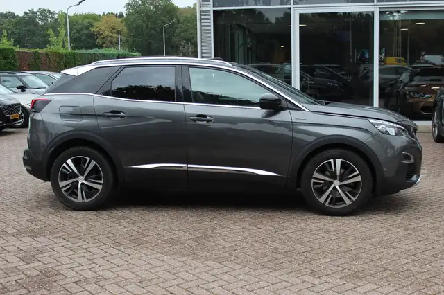 Peugeot 3008 view 5