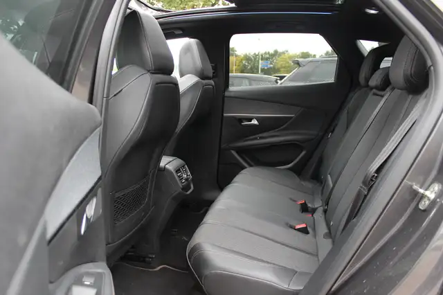 Peugeot 3008 view 11