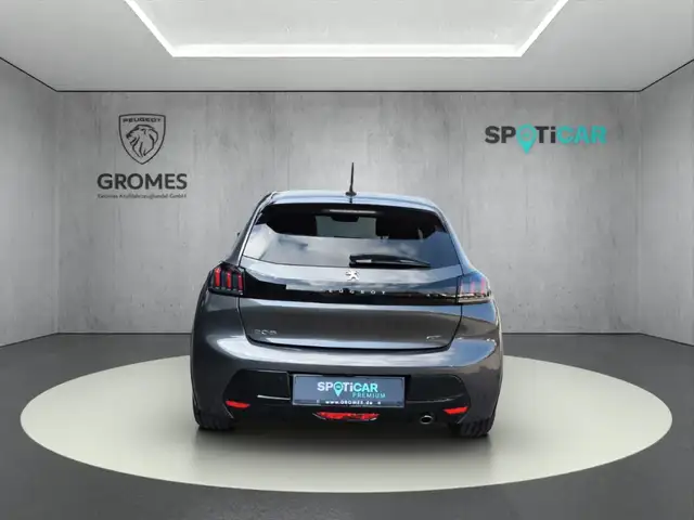 Peugeot 208 view 4
