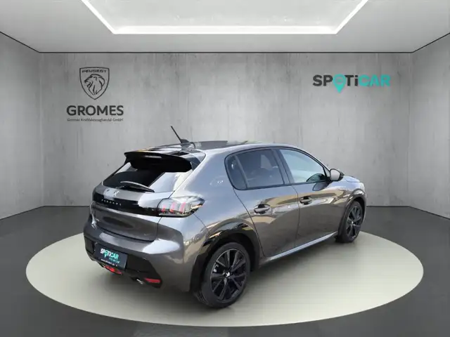 Peugeot 208 view 3