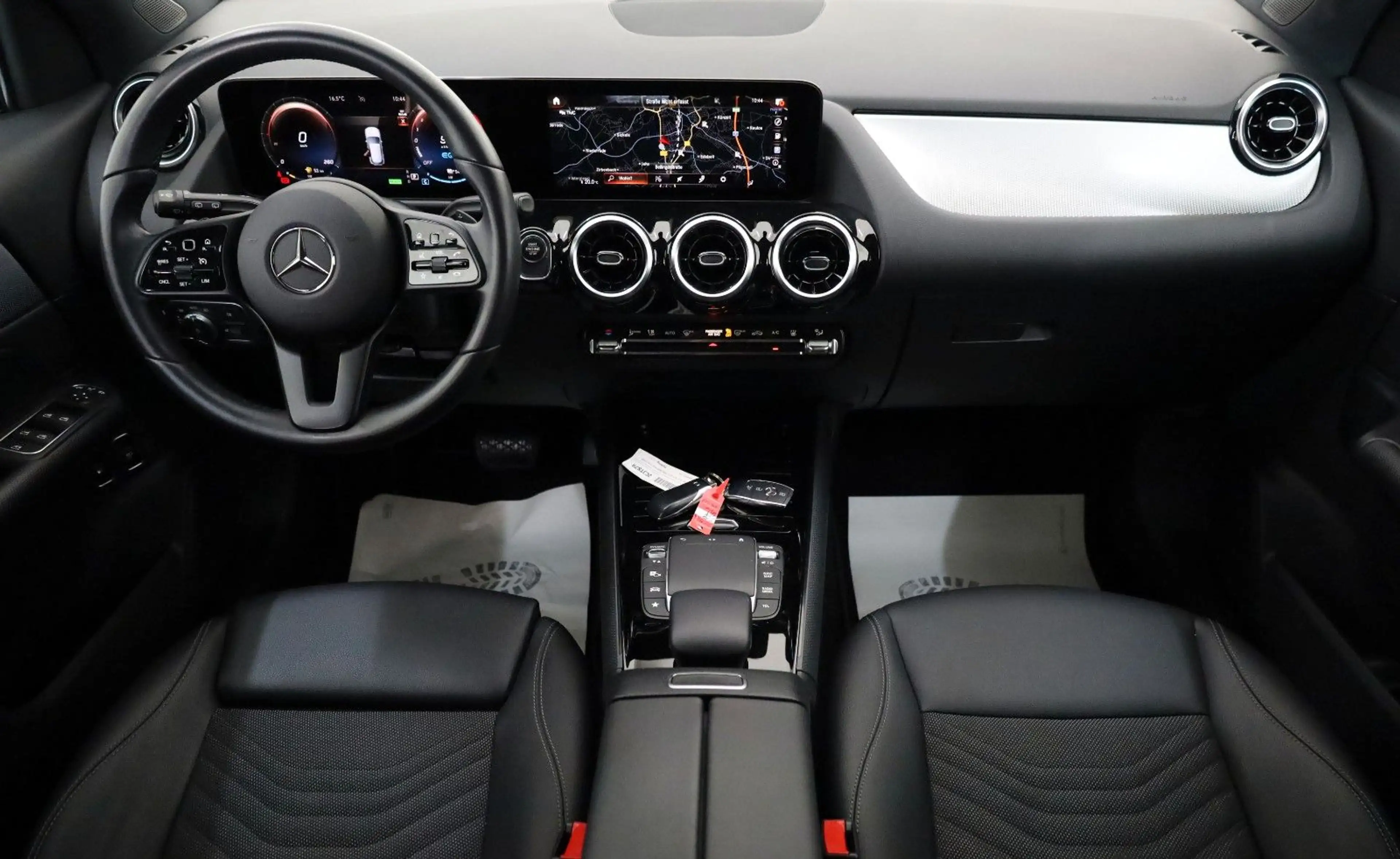 Mercedes-Benz GLA 250 e Style, T.Leder, Navi ,LED, SH,Kamera — photo 4