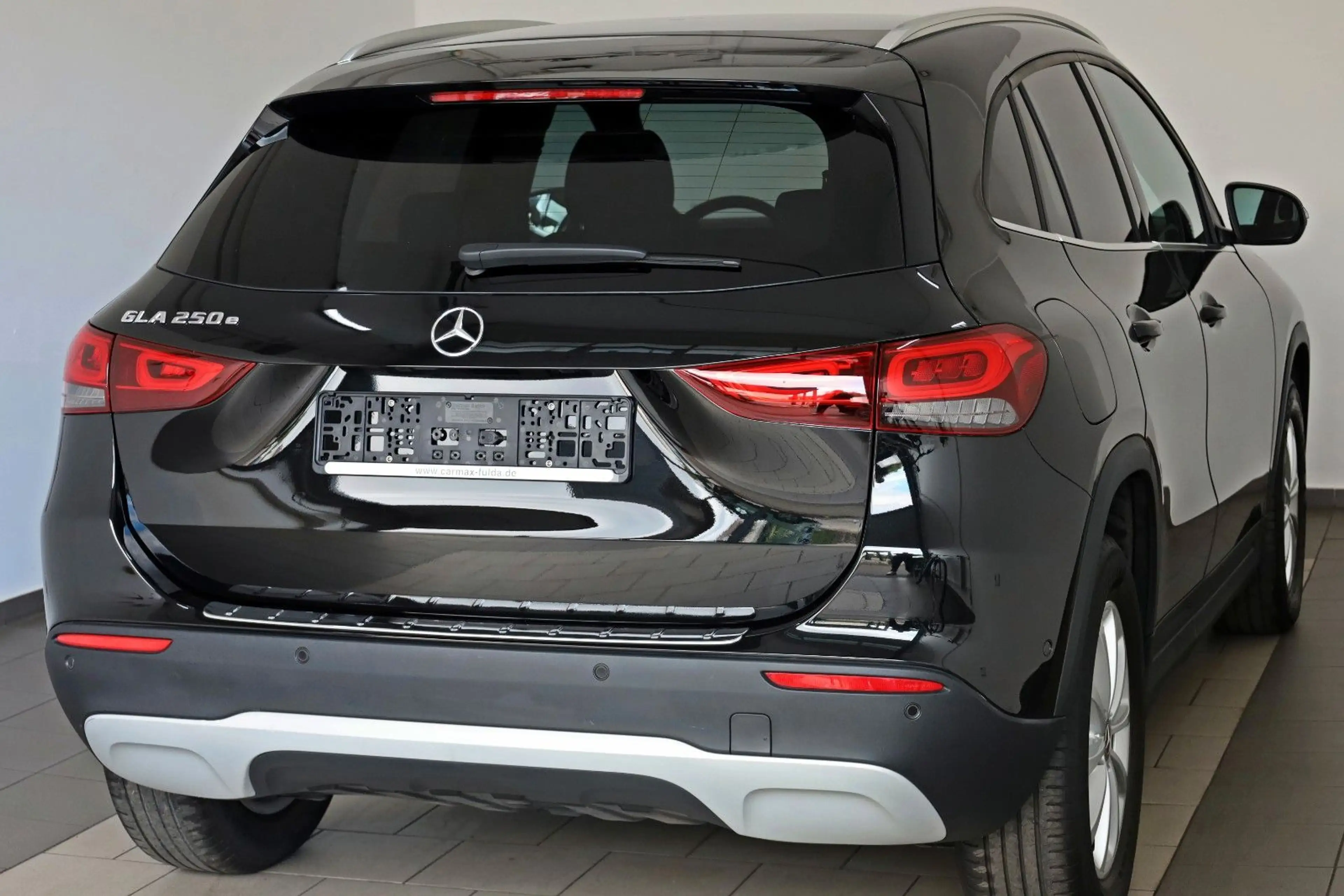 Mercedes-Benz GLA 250 e Style, T.Leder, Navi ,LED, SH,Kamera — photo 2