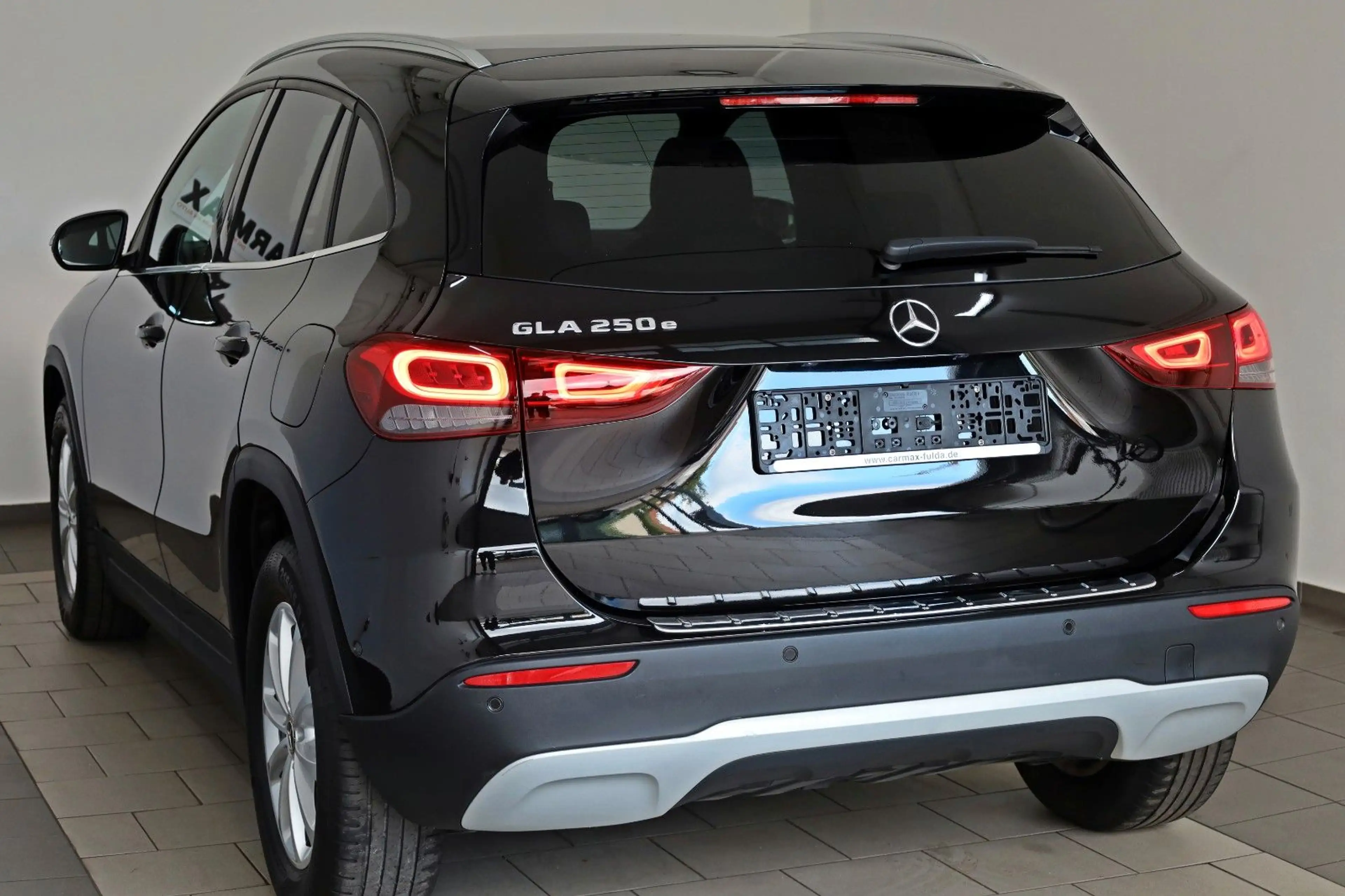 Mercedes-Benz GLA 250 e Style, T.Leder, Navi ,LED, SH,Kamera — photo 8