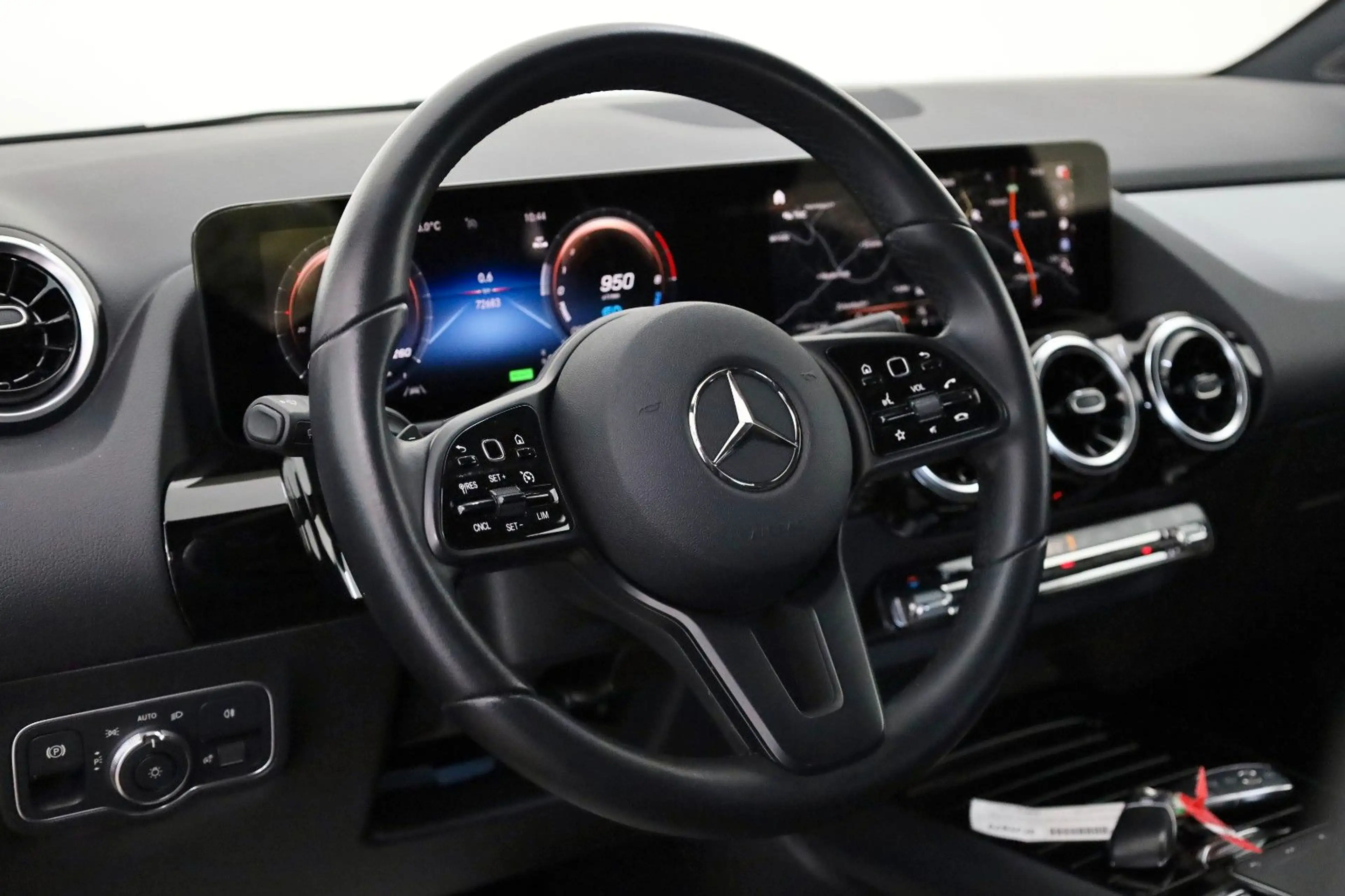 Mercedes-Benz GLA 250 e Style, T.Leder, Navi ,LED, SH,Kamera — photo 10