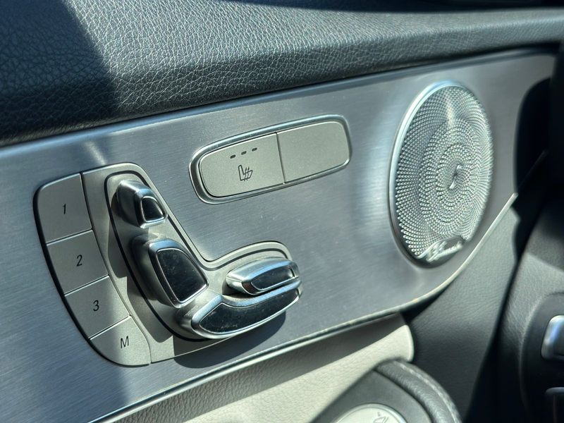 Mercedes-Benz C 250 d  AMG Line *Burmester*LED*Leder*360*AHK* — photo 11