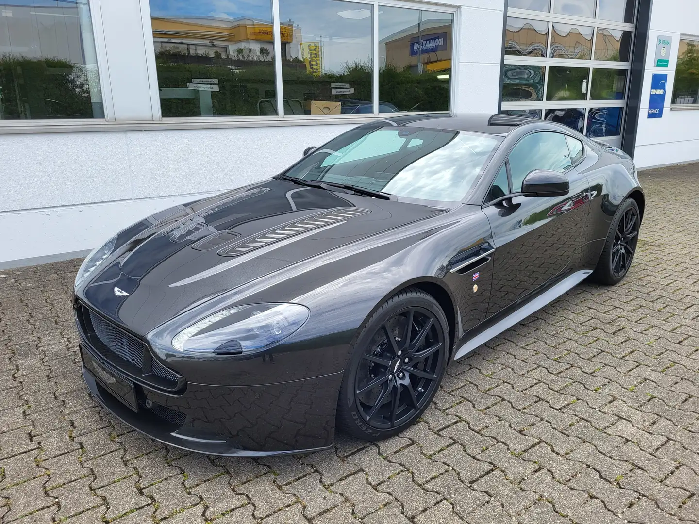 Aston Martin Vantage V12 S - neuwertiges Sammlerfahrzeug Noir - 1
