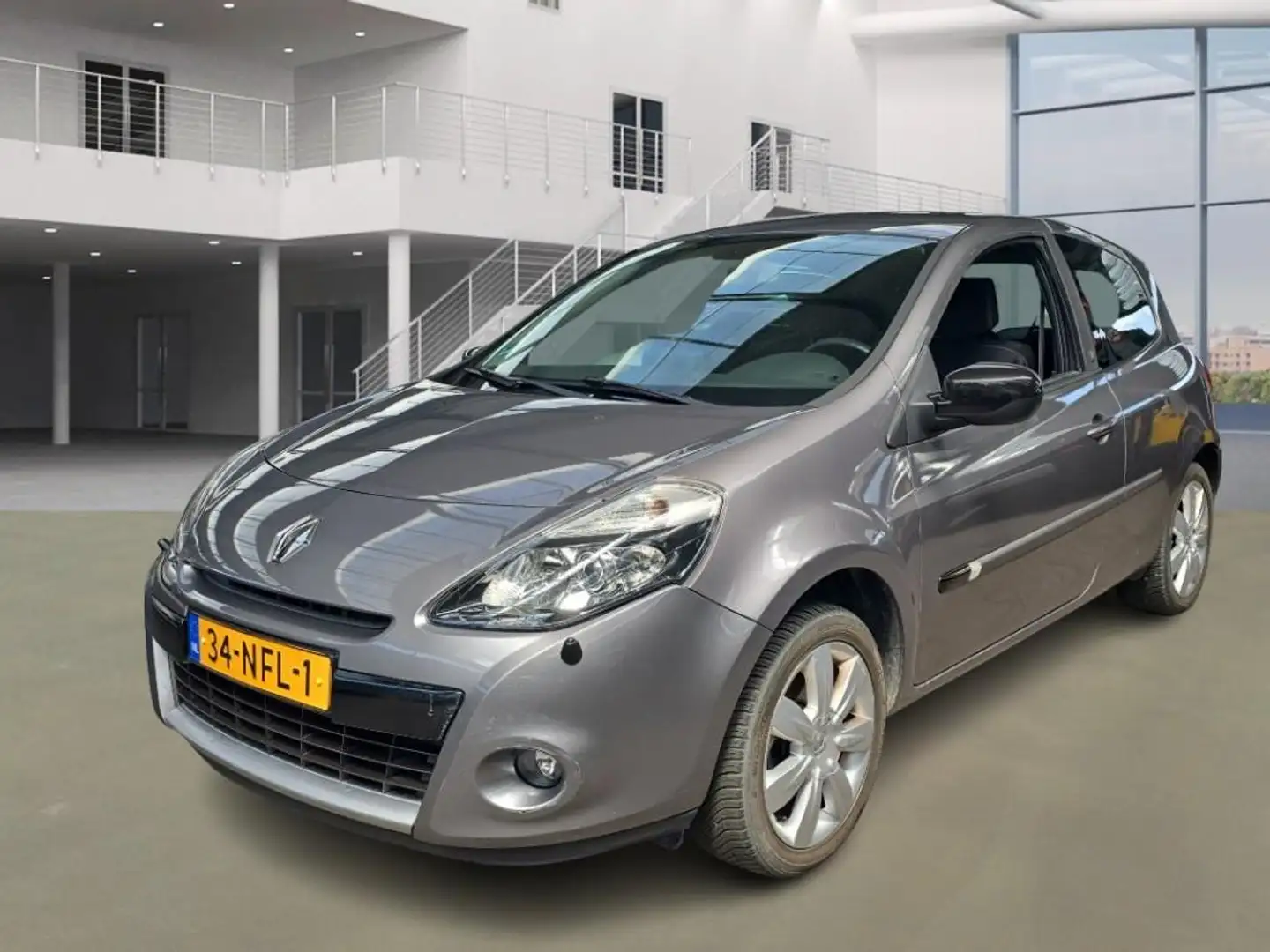 Renault Clio 1.6 20th Anniversary / NL PRIJS 4799 / AUTO RIJD P Grijs - 2