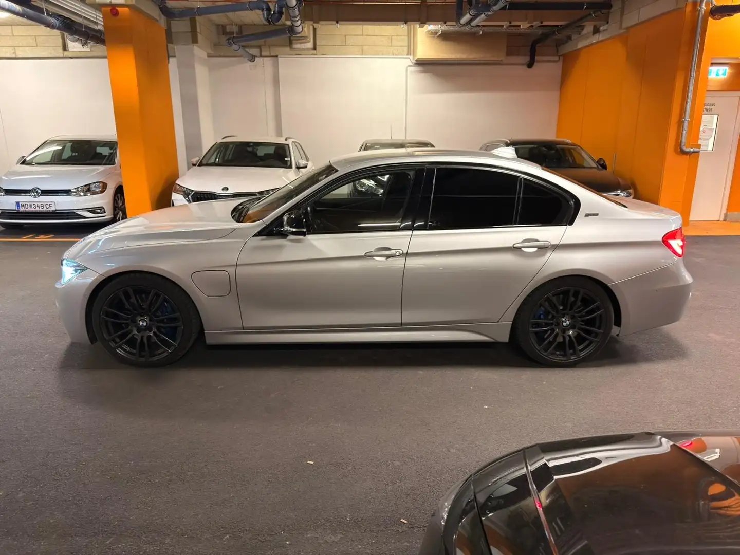 BMW Active Hybrid 3 BMW F30 330e M-Paket Silber - 2