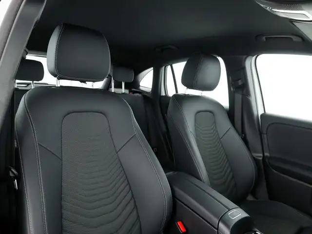 Mercedes-Benz GLA view 12