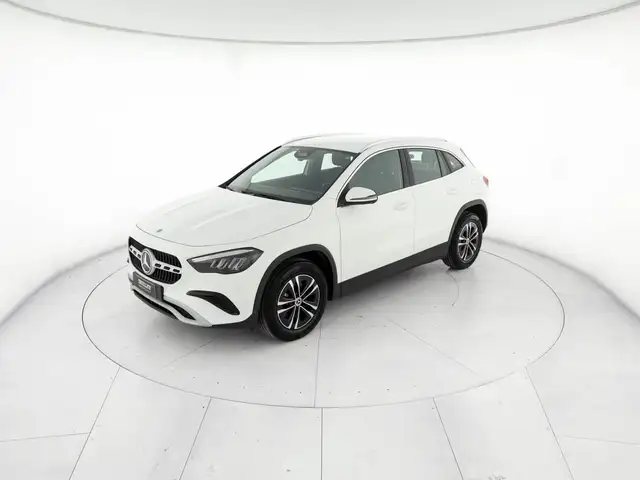 Mercedes-Benz GLA view 2