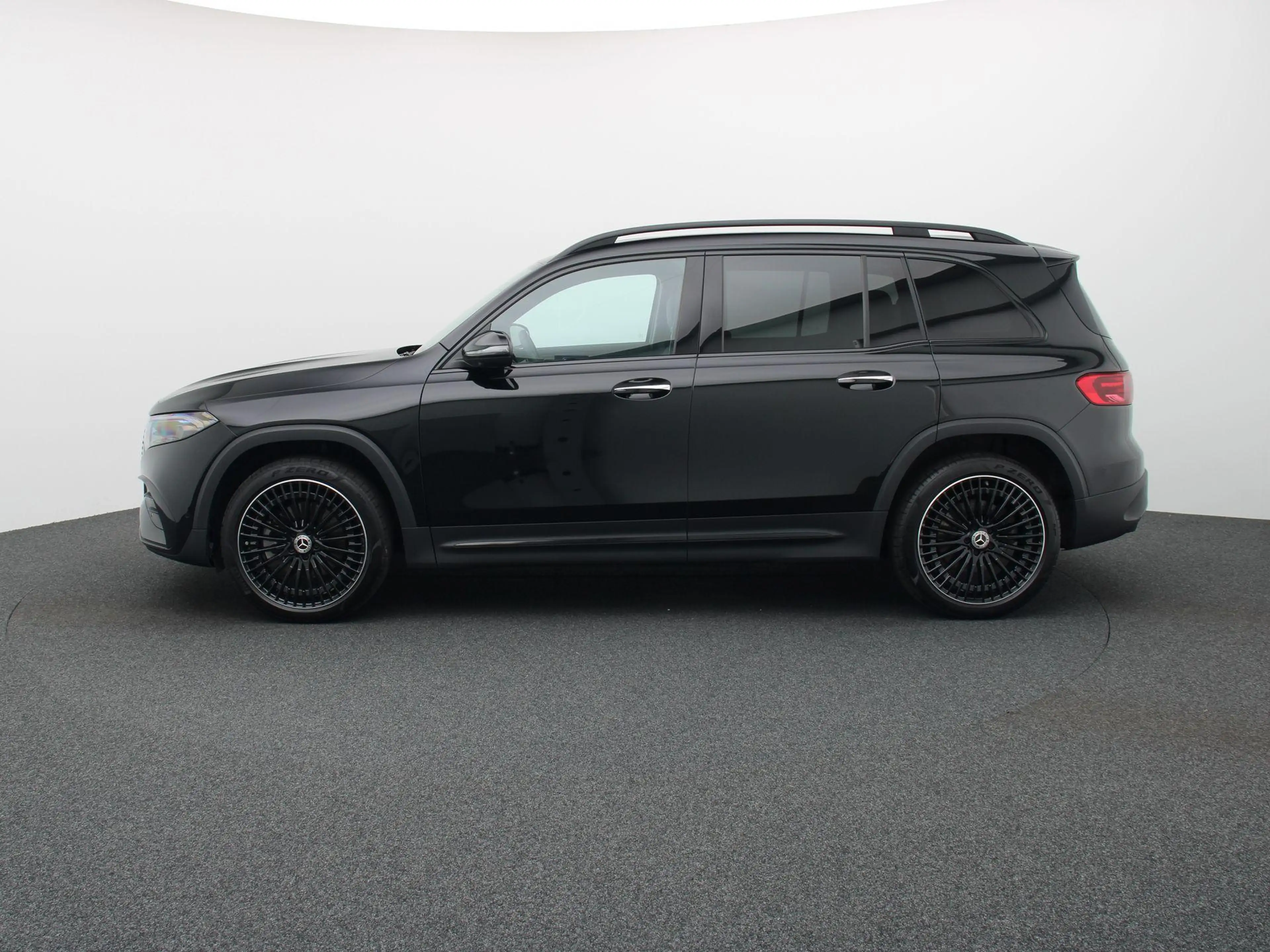 Mercedes-Benz EQB 250 250+ Star Edition + BURMESTER + HEAD UP + PANORAMI — photo 4