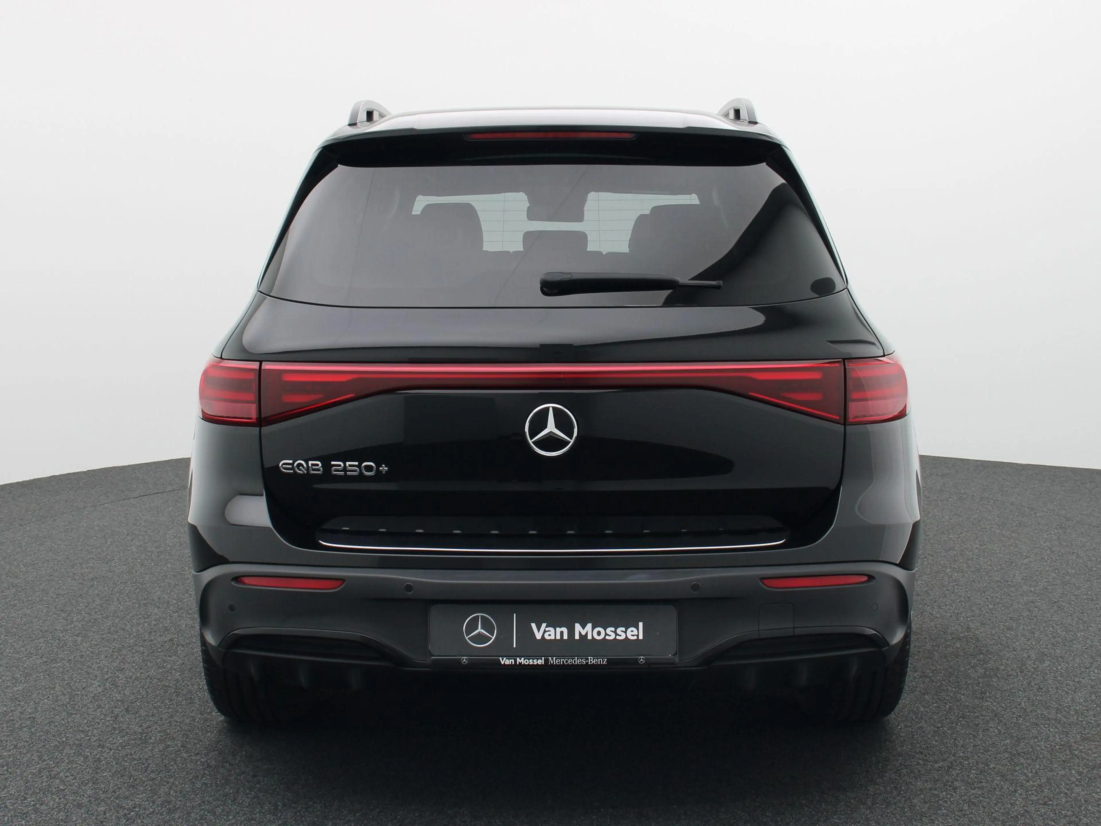 Mercedes-Benz EQB 250 250+ Star Edition + BURMESTER + HEAD UP + PANORAMI — photo 5