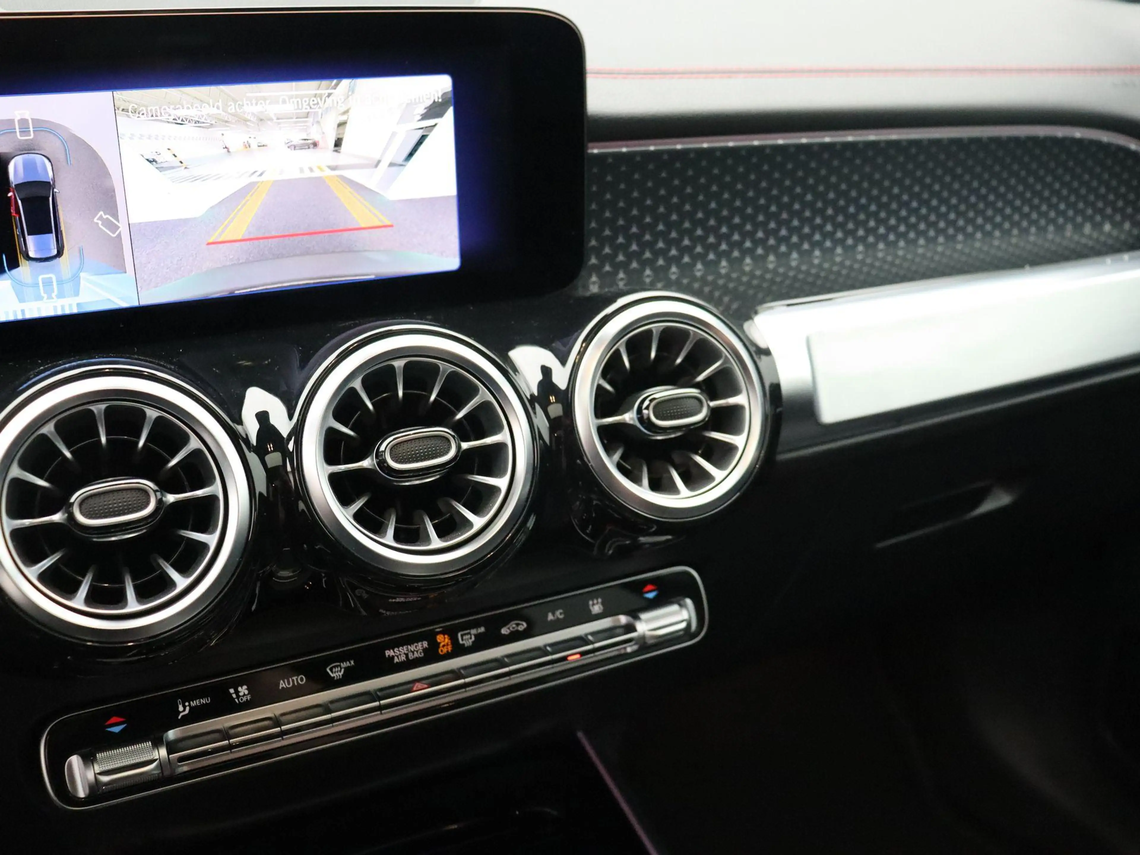 Mercedes-Benz EQB 250 250+ Star Edition + BURMESTER + HEAD UP + PANORAMI — photo 14