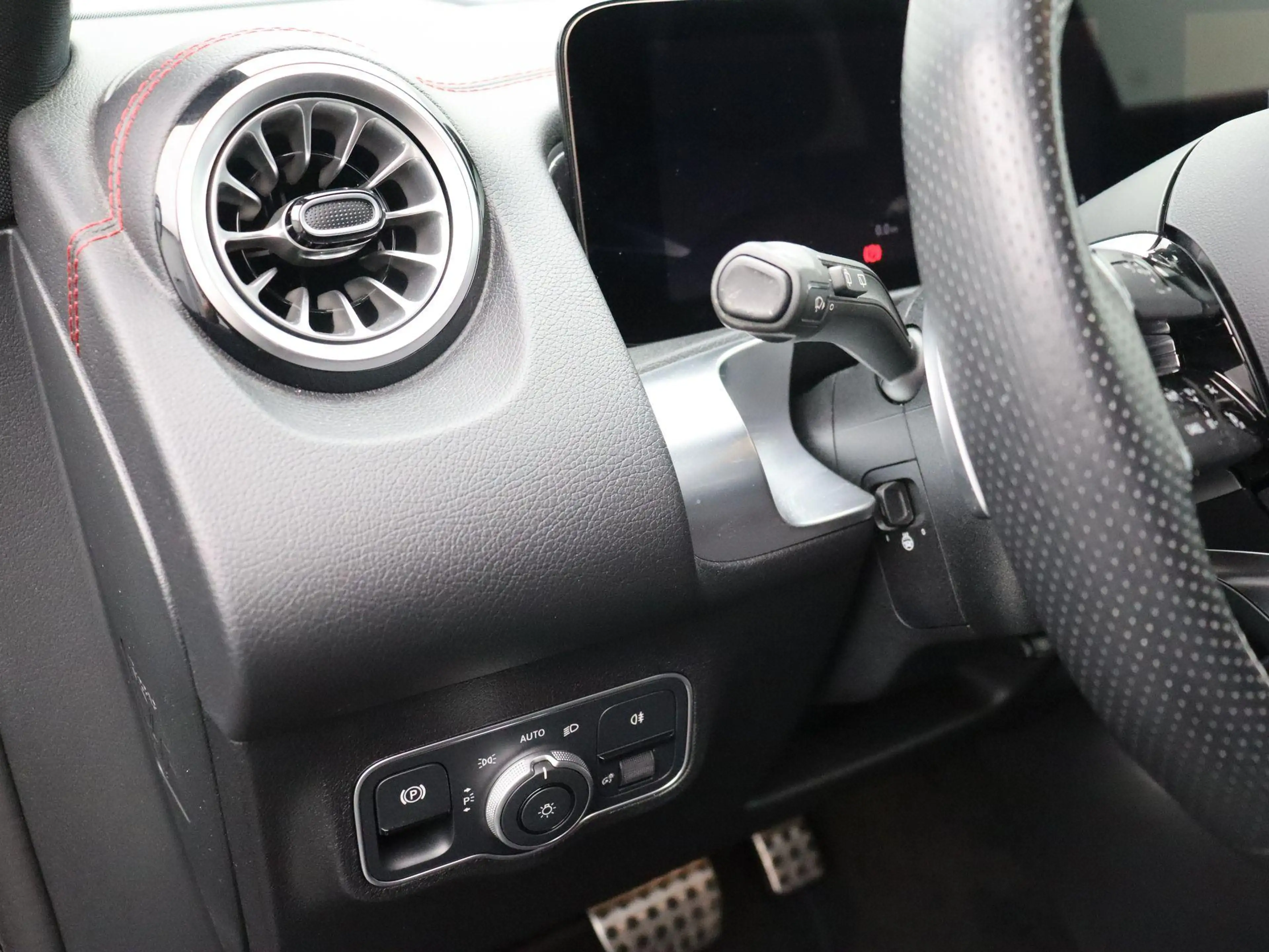 Mercedes-Benz EQB 250 250+ Star Edition + BURMESTER + HEAD UP + PANORAMI — photo 9