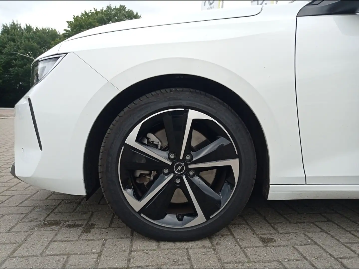Opel Astra L Elegance Plug-in-Hybrid 1.6 Turbo Plugin Hybrid Weiß - 2