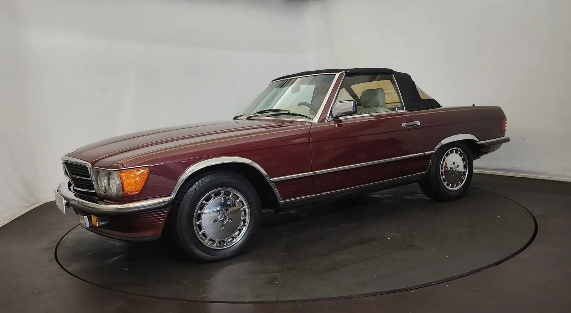 Mercedes-Benz 560 SL Auriu - 2