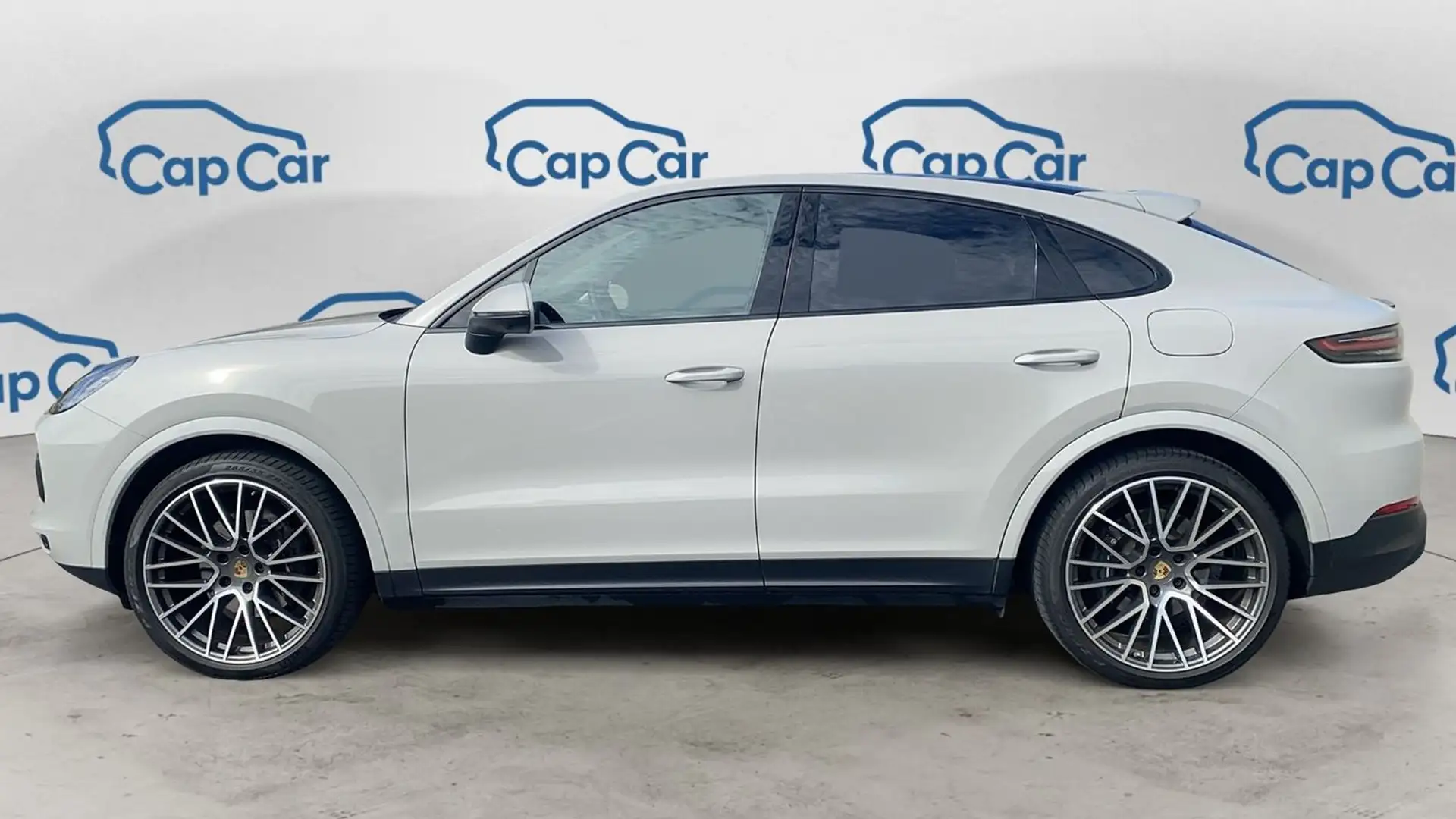Porsche Cayenne E-Hybrid 2022 화이트 사진 2