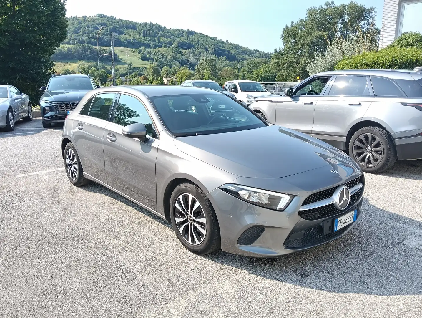 Mercedes-Benz A 180 A 180 d Business Extra auto Gris - 1