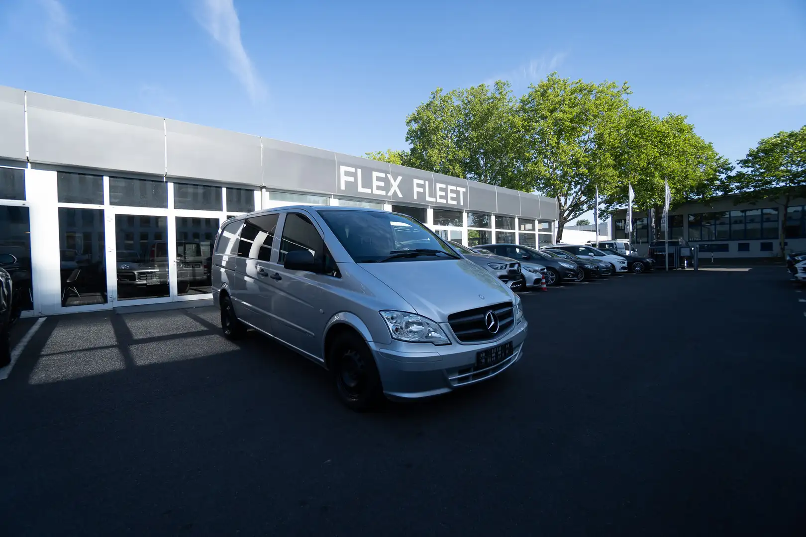 Mercedes-Benz Vito 122 CDI Mixto lang 6Sitze 1Hand Plateado - 1