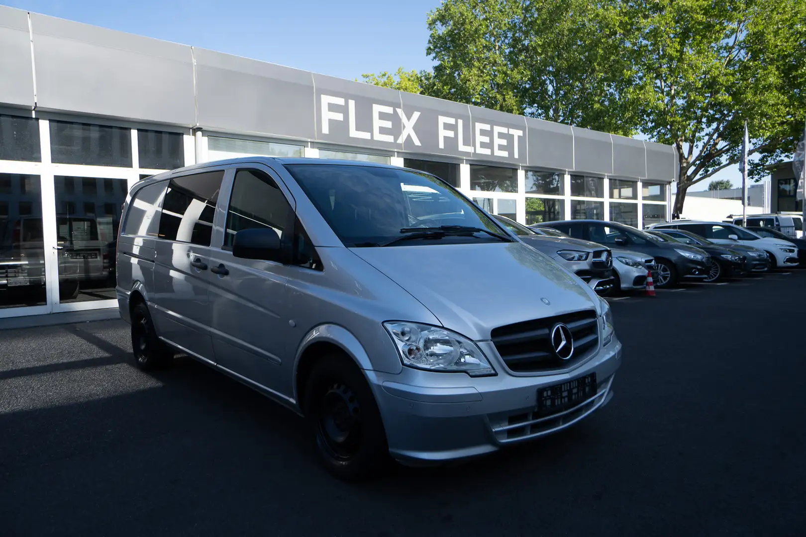 Mercedes-Benz Vito 122 CDI Mixto lang 6Sitze 1Hand Plateado - 2
